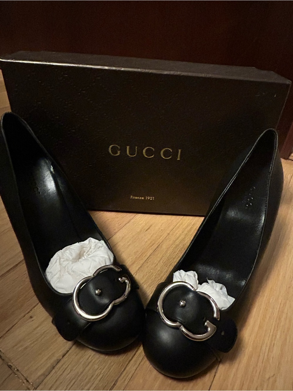 Gucci Black Leather Sachalin Pump with Silver Double-G Buckle